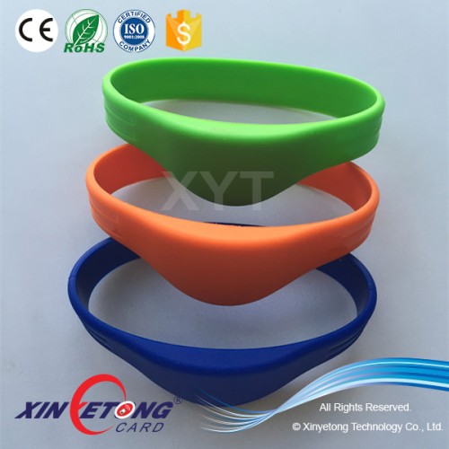Long distance UHF 900Mhz RFID Wristband for access control